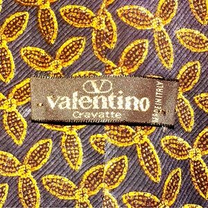 Valentino tie like new